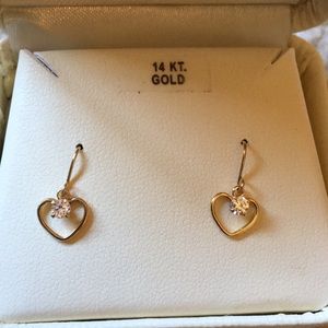 🔥 SALE! 🔥 14k Gold Heart Earrings